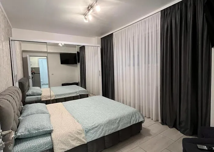 White & Silver Luxury *