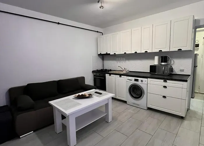 White & Silver Luxury Lejlighed